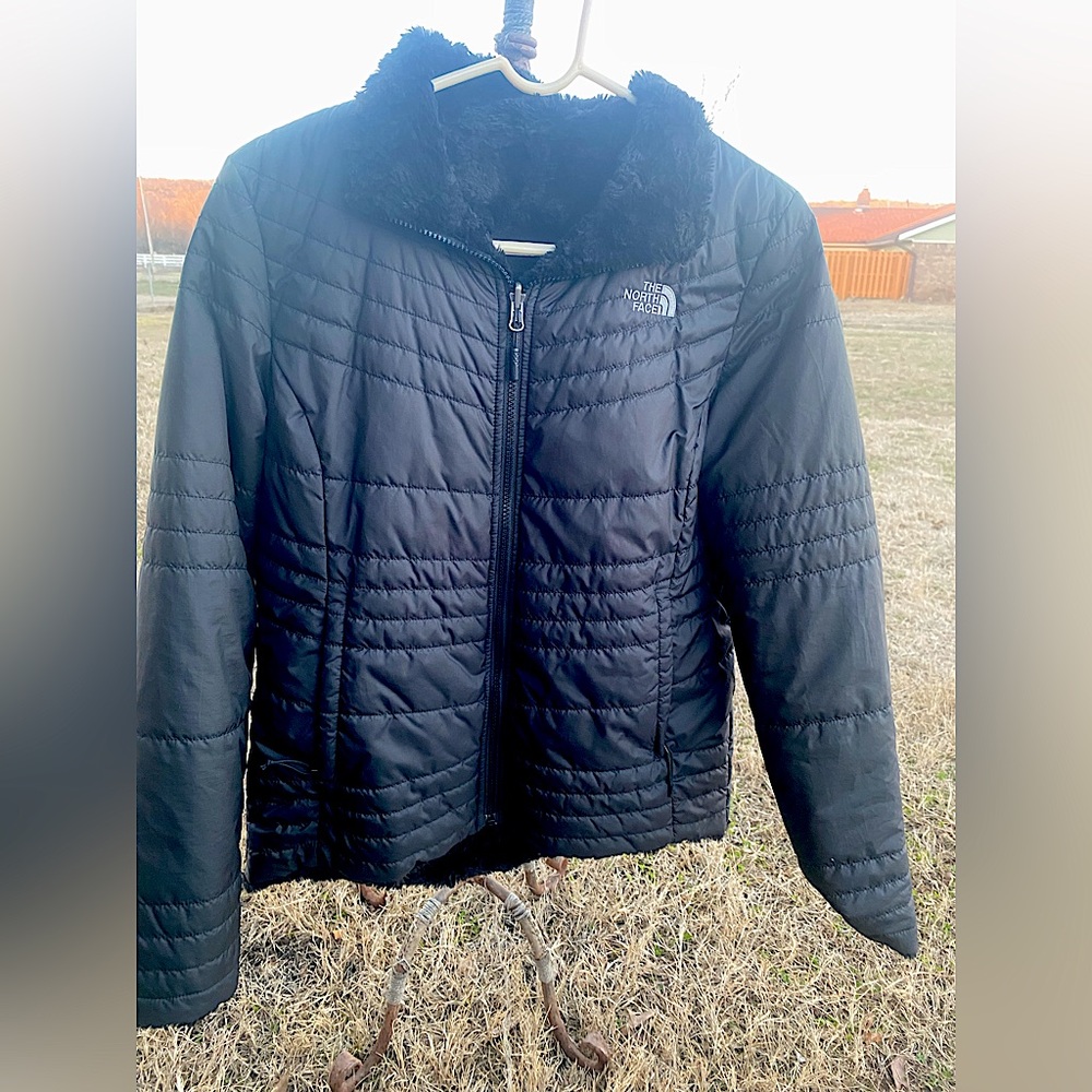 Northface Reversible Moss bud Woman’s M. Excellent, Pocket zippers all work.